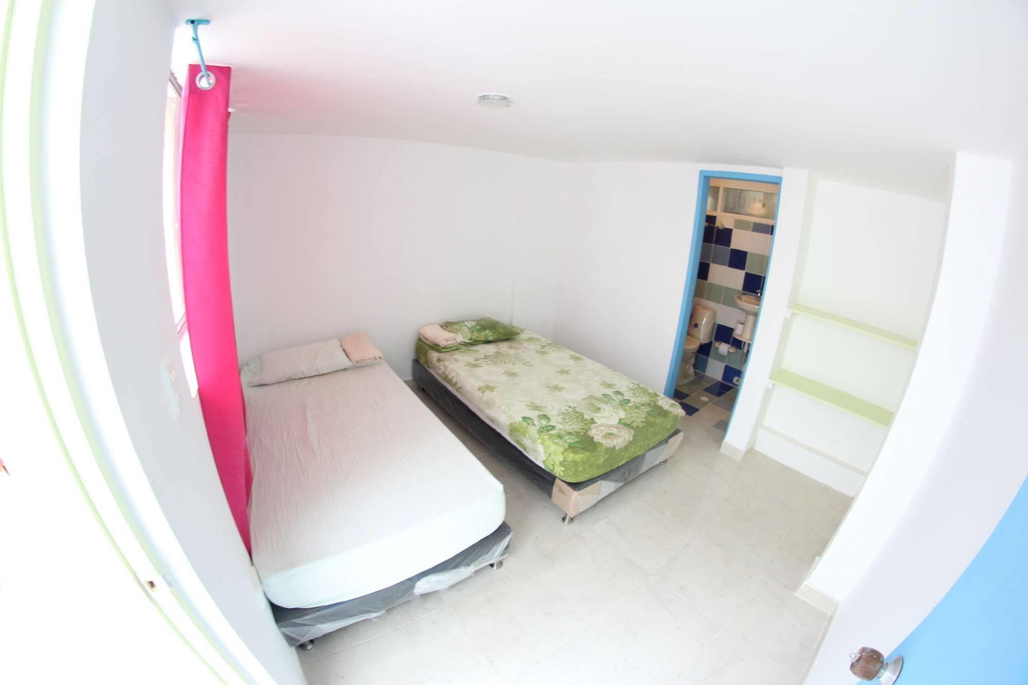 Blue Almond Hostel - San Andres מראה חיצוני תמונה
